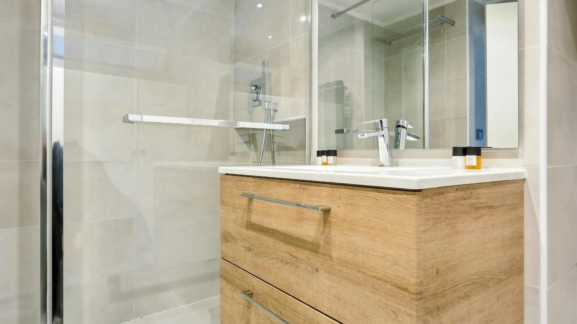 Les Halles & Le Marais - 2Br - Cityapartmentstay Paris